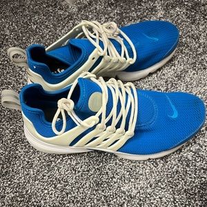 Size 7 Nike sneakers gently used